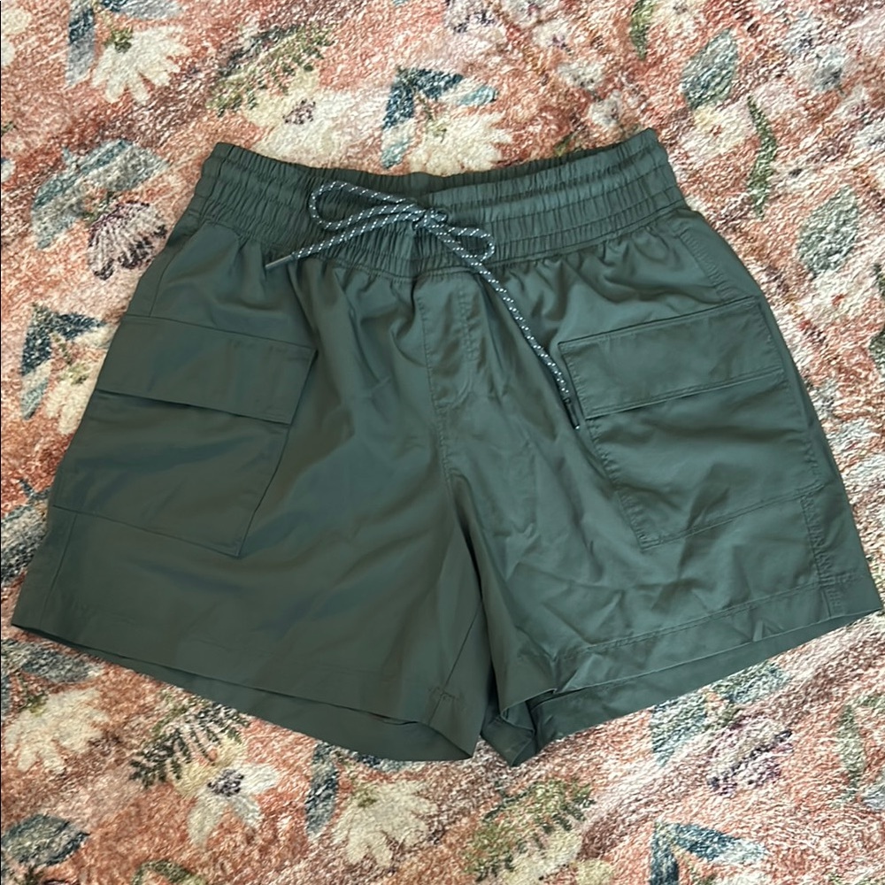 Old Navy High Waisted StretchTech Performance Utility Cargo Shorts, 5in Inseam